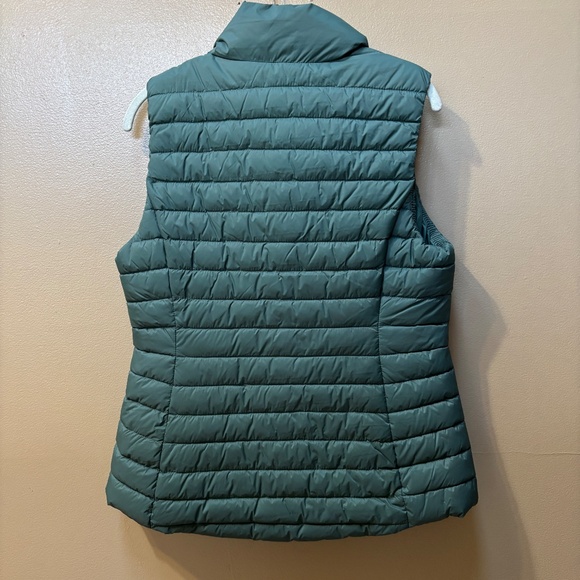 Old Navy Active Puffer Green Water Resistant Full Zip Vest Size M NWT - Picture 6 of 9